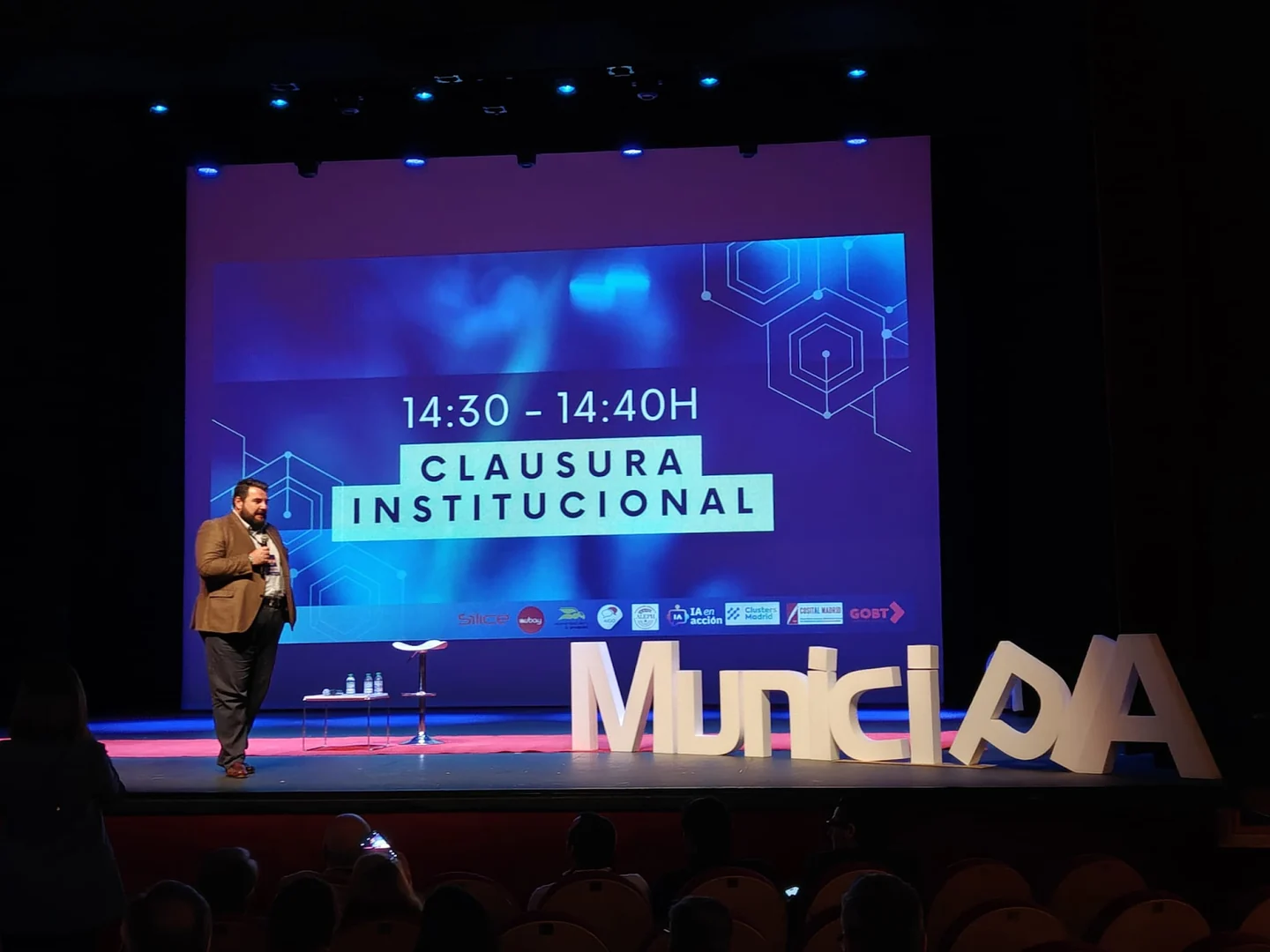 MUNICIP-IA institutional closing session, 14:30–14:40.